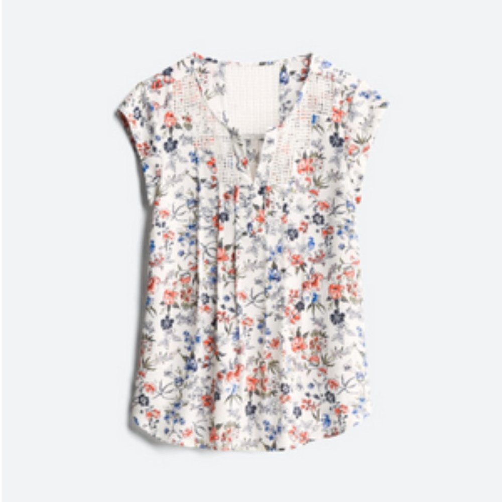 Daniel Rainn Estefany Lace Detail Split Neck Blouse (L)